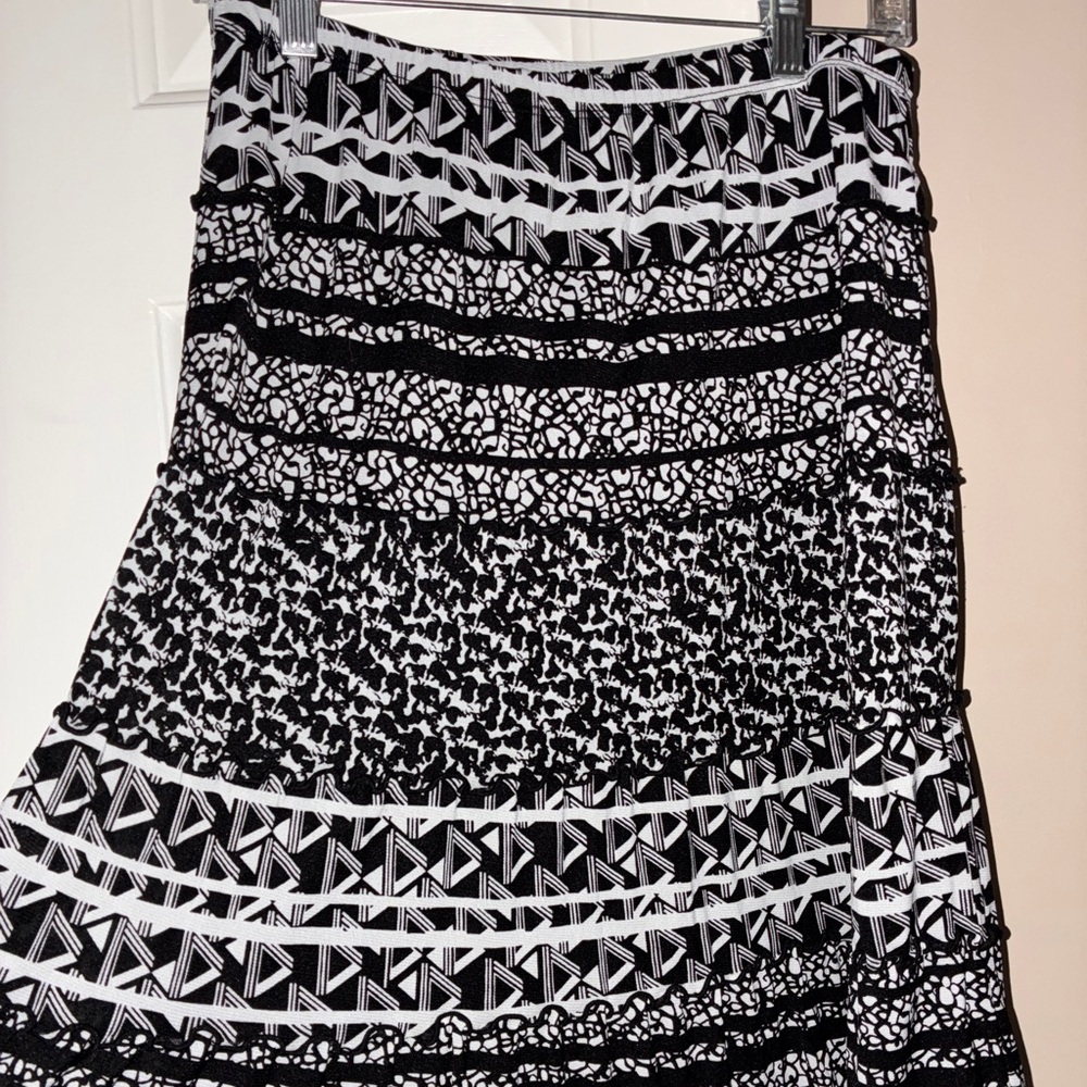 JM Collection Black and White Skirt Sz S